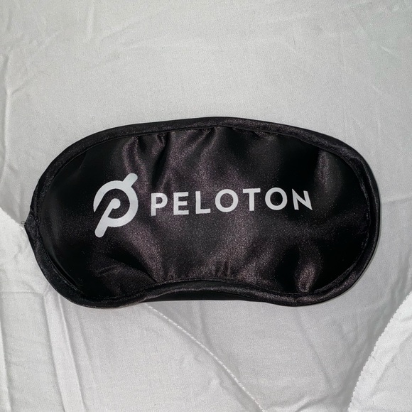 Peloton Sleep Mask - Picture 1 of 3
